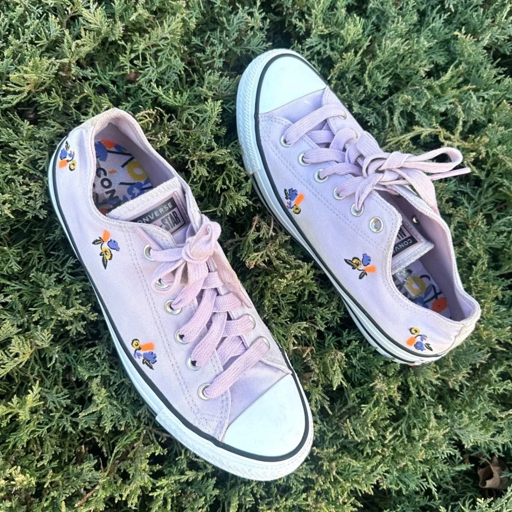 Converse Chuck Taylor All‎ Star We Are Stronger Together Sneakers Women's SZ 9